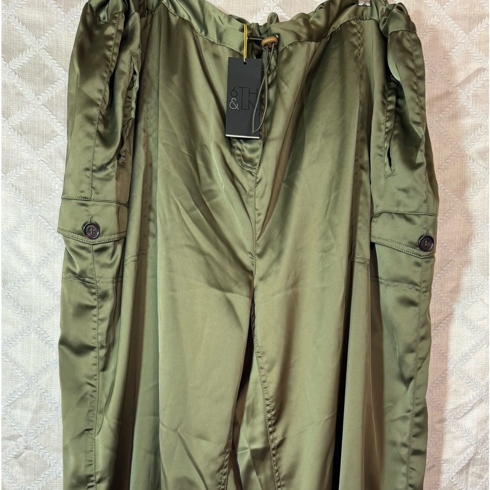 Lane Bryant 6th & Lane Olive Green Satin Cargo Full Leg Pants, 26/28 NWT